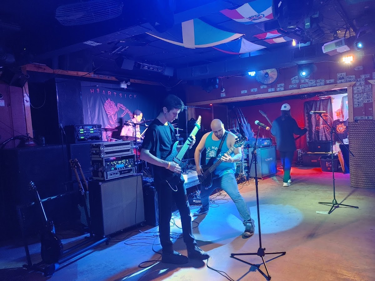 The Cove at Louie's Bar - Photo 1
