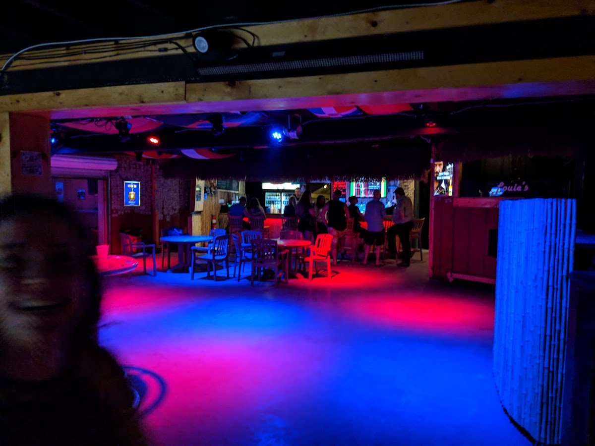 The Cove at Louie's Bar - Photo 3