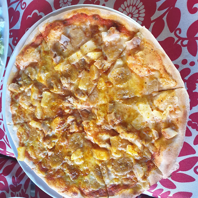 Curry Chicken with Banana and Pineaple