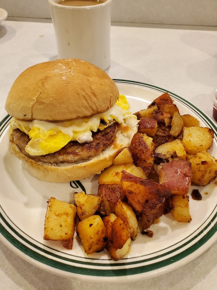 Mason's Grille - Photo 9