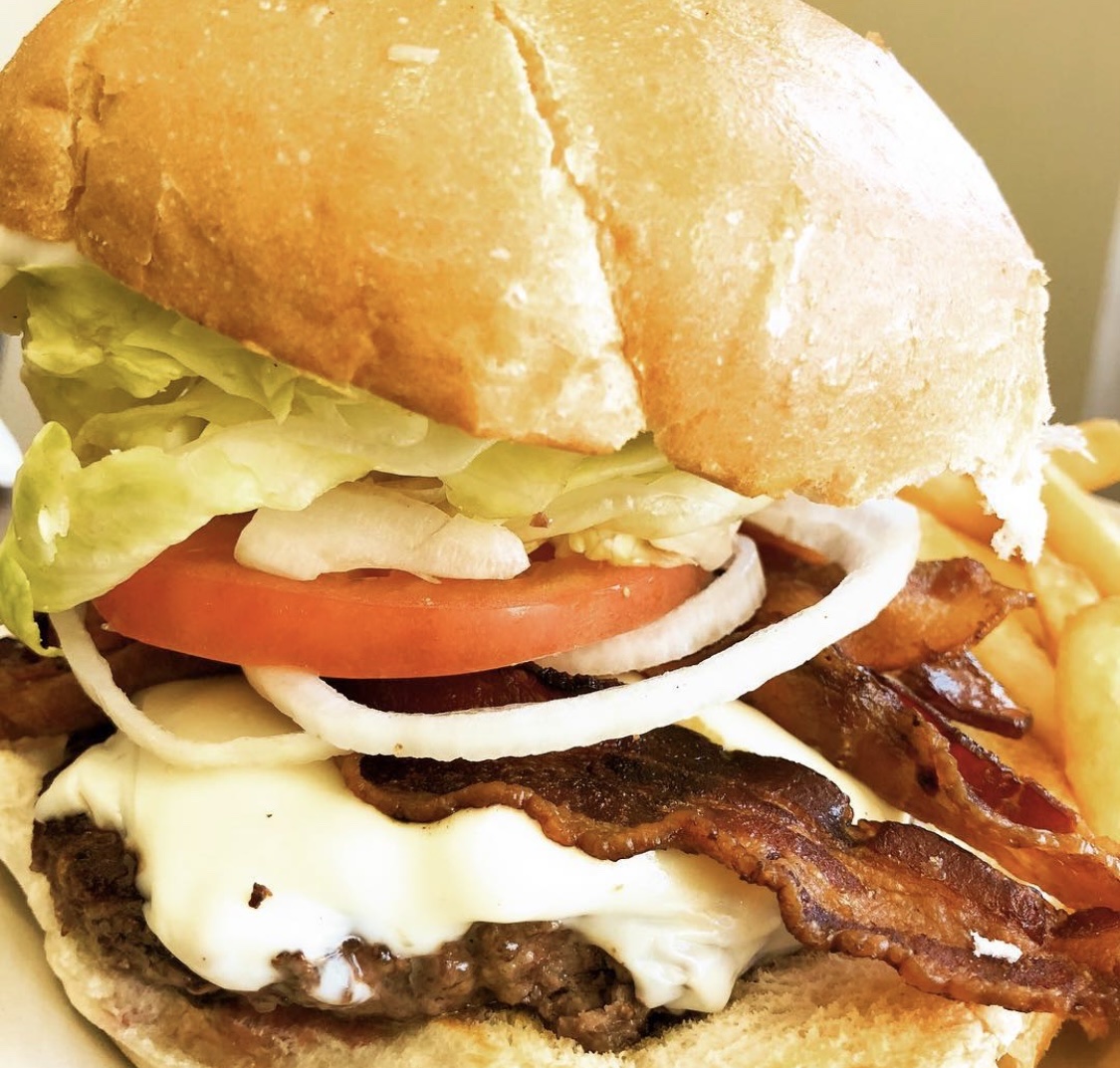 Mason's Grille - Photo 2