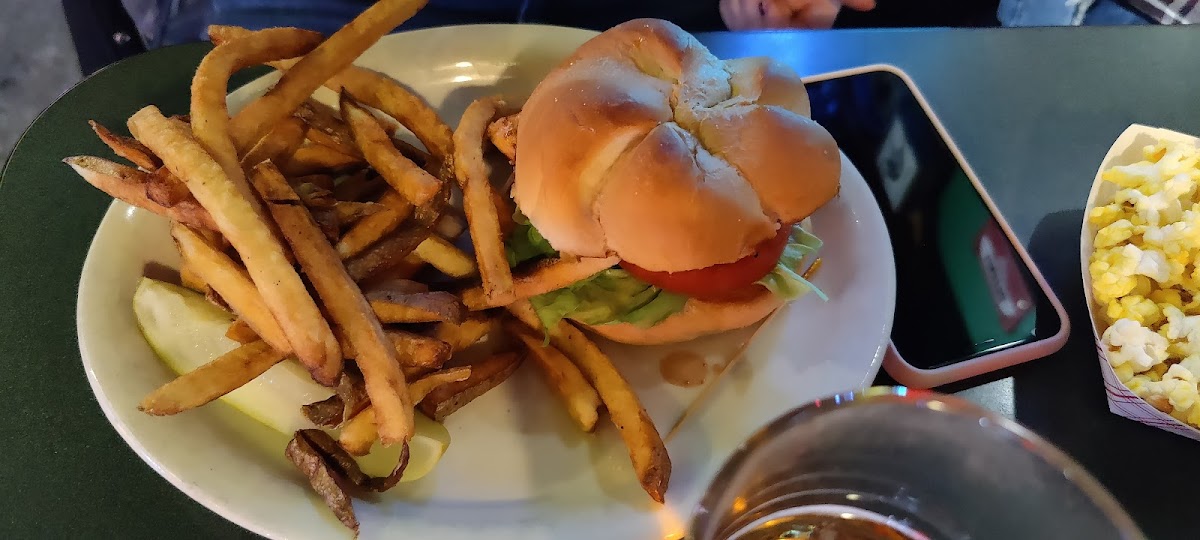 Scoop's Pub - Photo 8