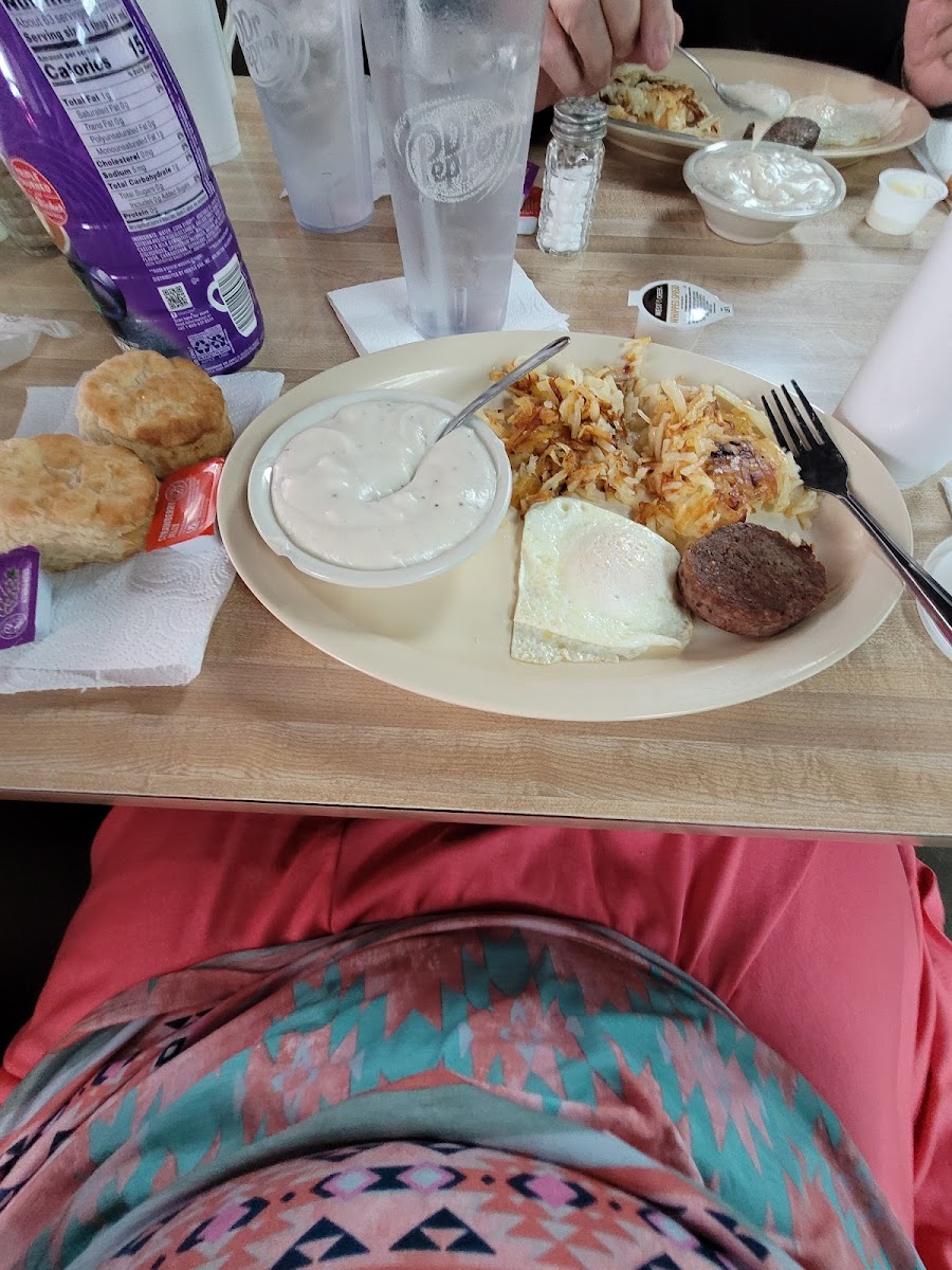 Deaton's Four Little Pigs BBQ - Photo 9