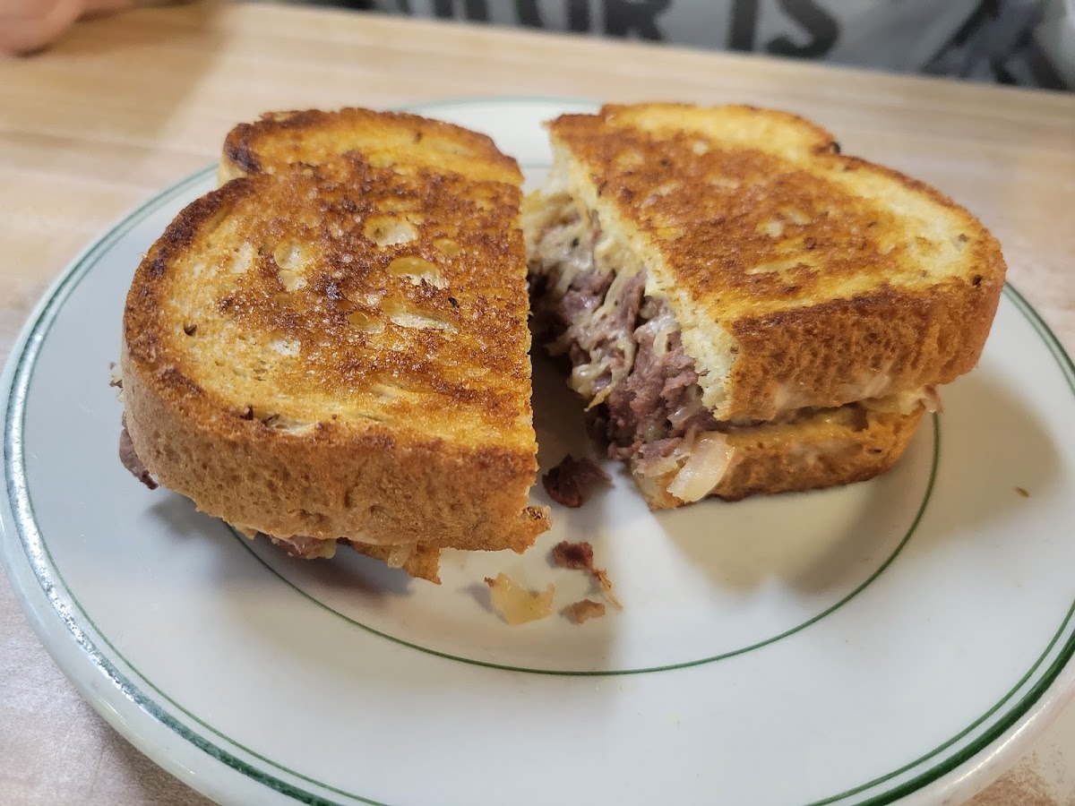 Deaton's Four Little Pigs BBQ - Photo 6