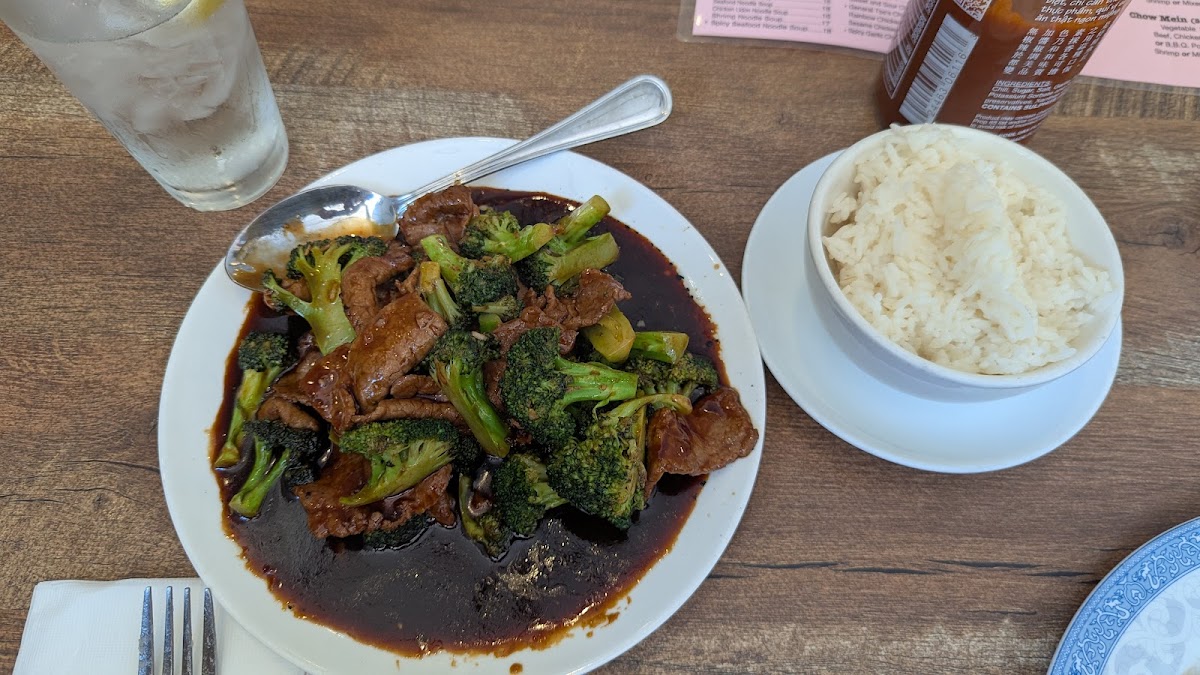 Uncle Chen Restaurant - Photo 2