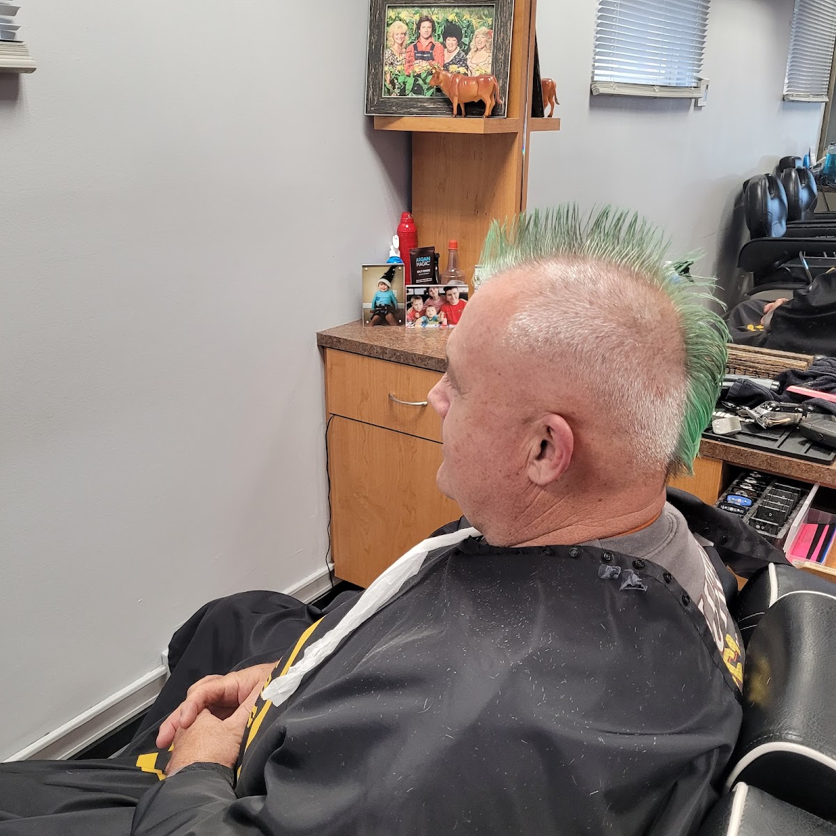 Jimmy The Barber's - Photo 2