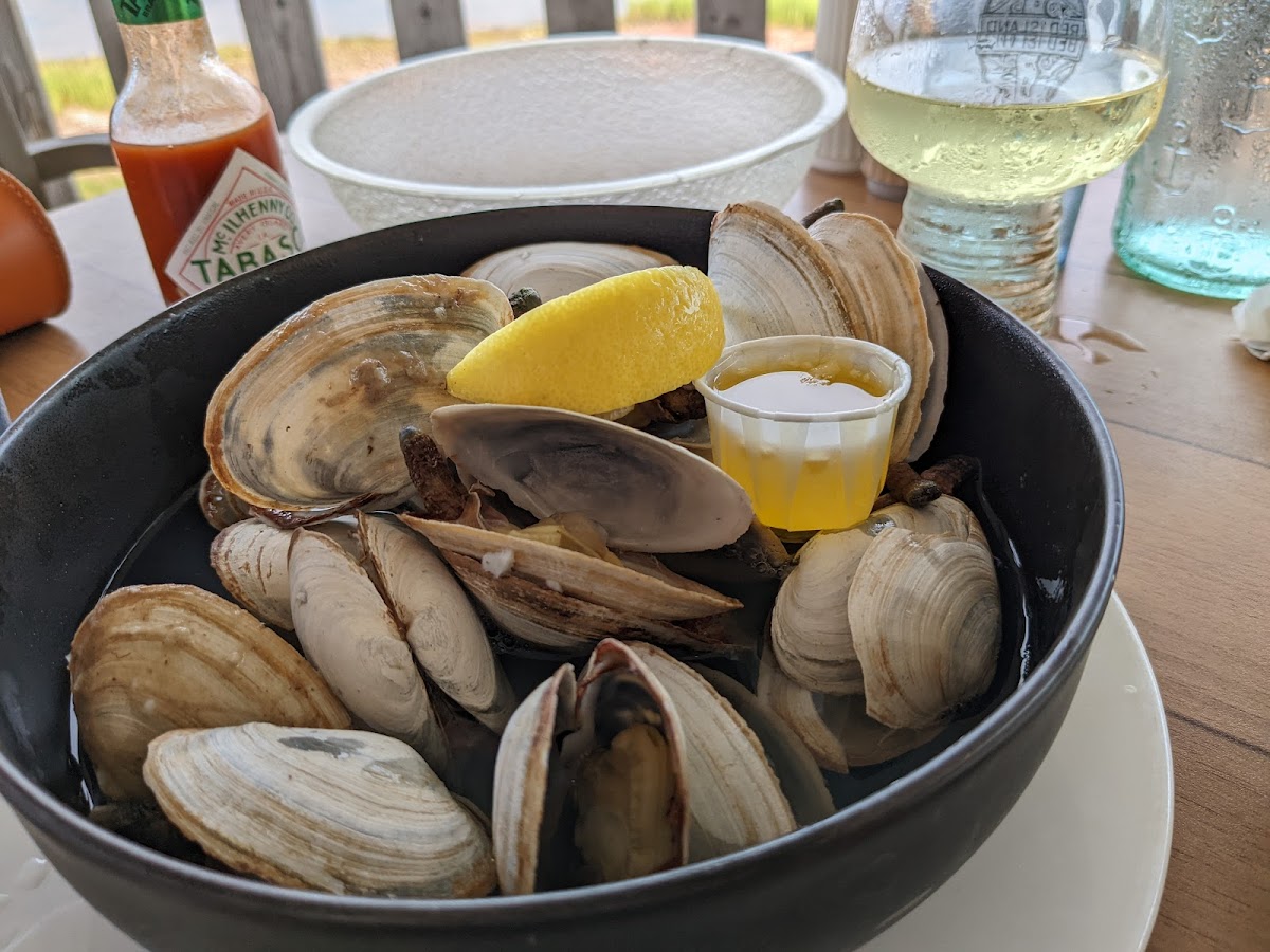 Carr's Oyster Bar - Photo 8