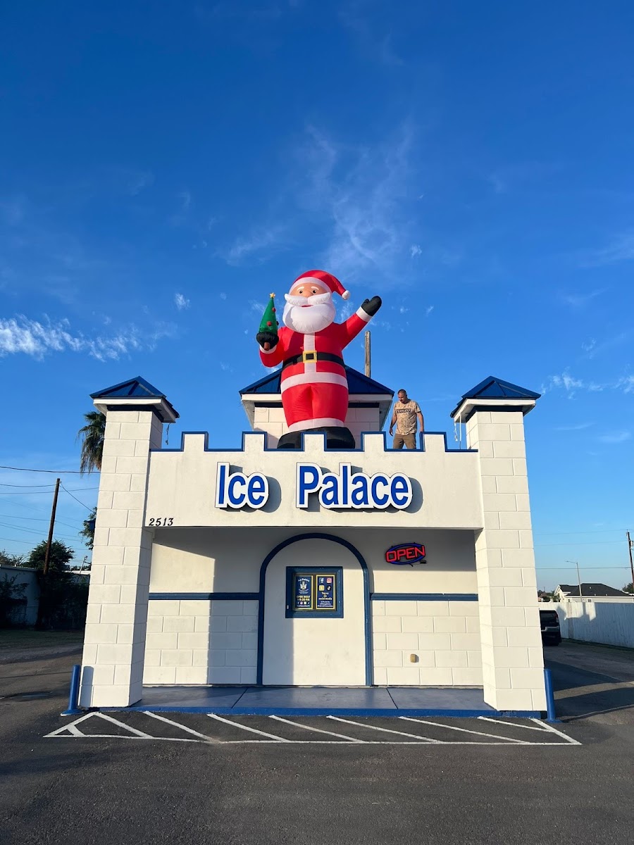 ICE PALACE Snacks & More