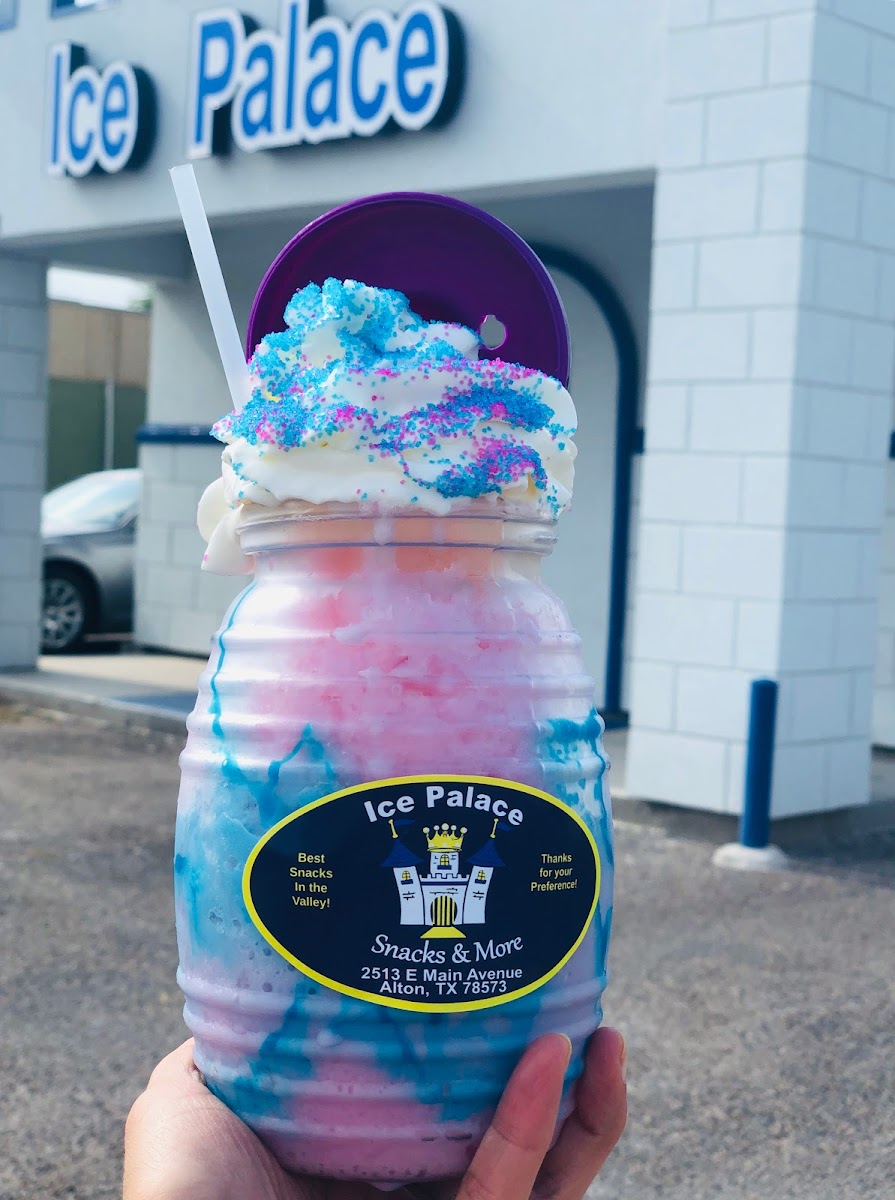 ICE PALACE Snacks & More - Photo 9