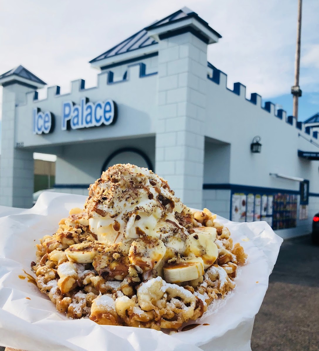ICE PALACE Snacks & More - Photo 3