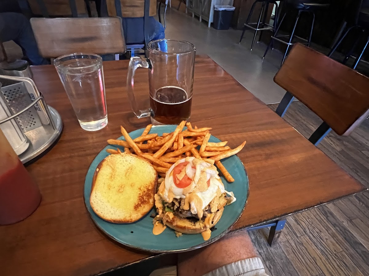 Fort Laramie Bar & Grill - Photo 4
