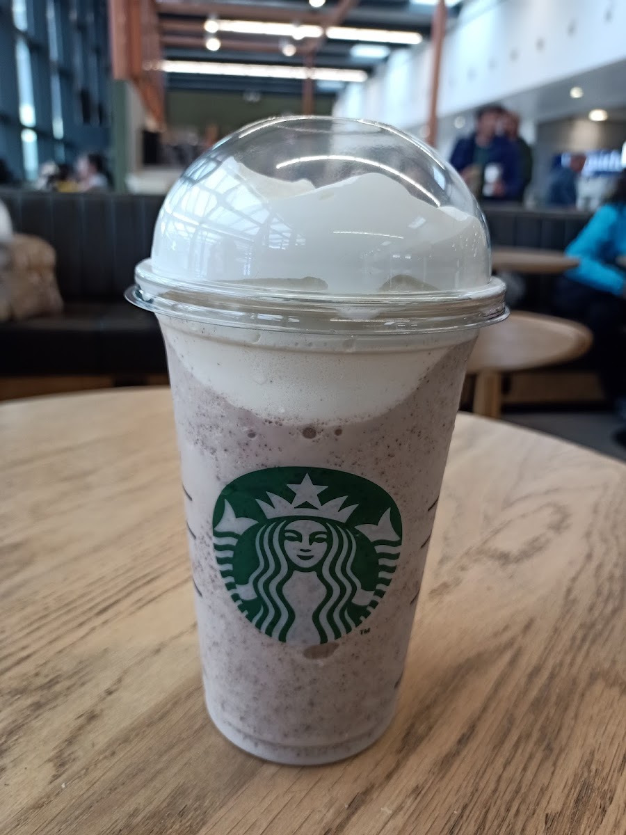 Starbucks Coffee, Departures - Photo 3
