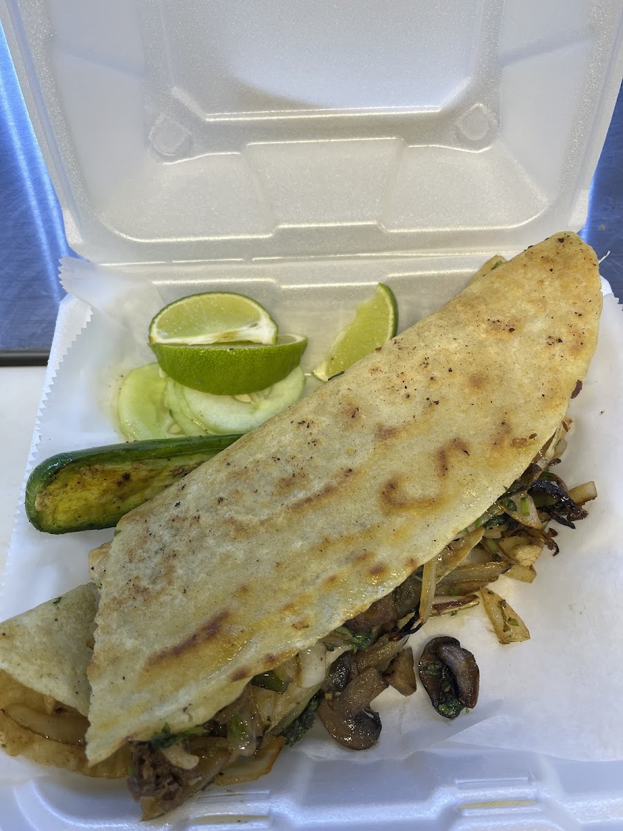 Pachucos Taqueria - Photo 5