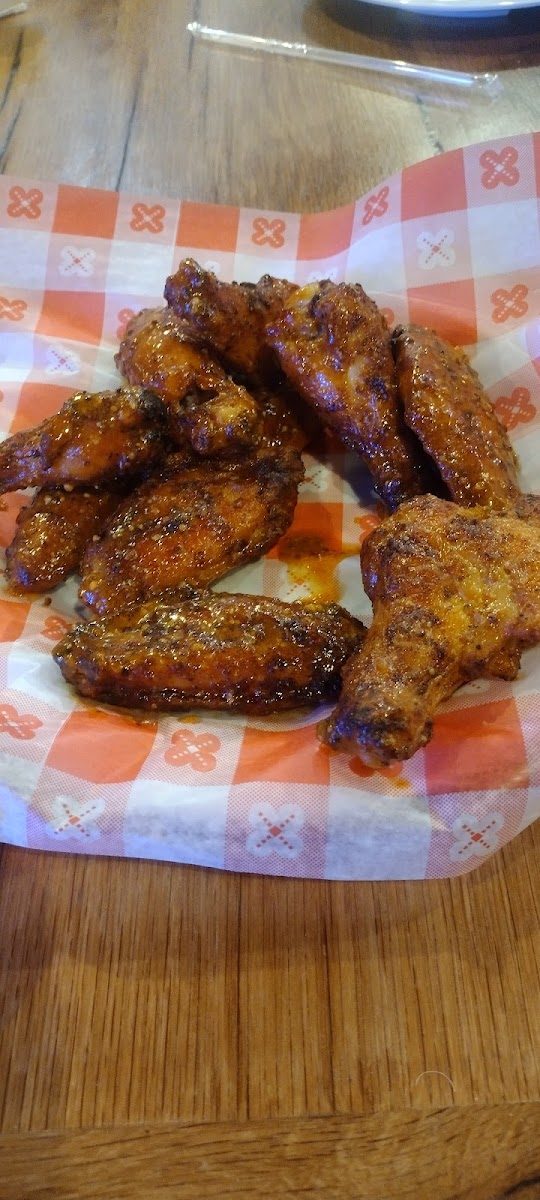 Saucy's Pizzeria - High Ridge - Photo 9