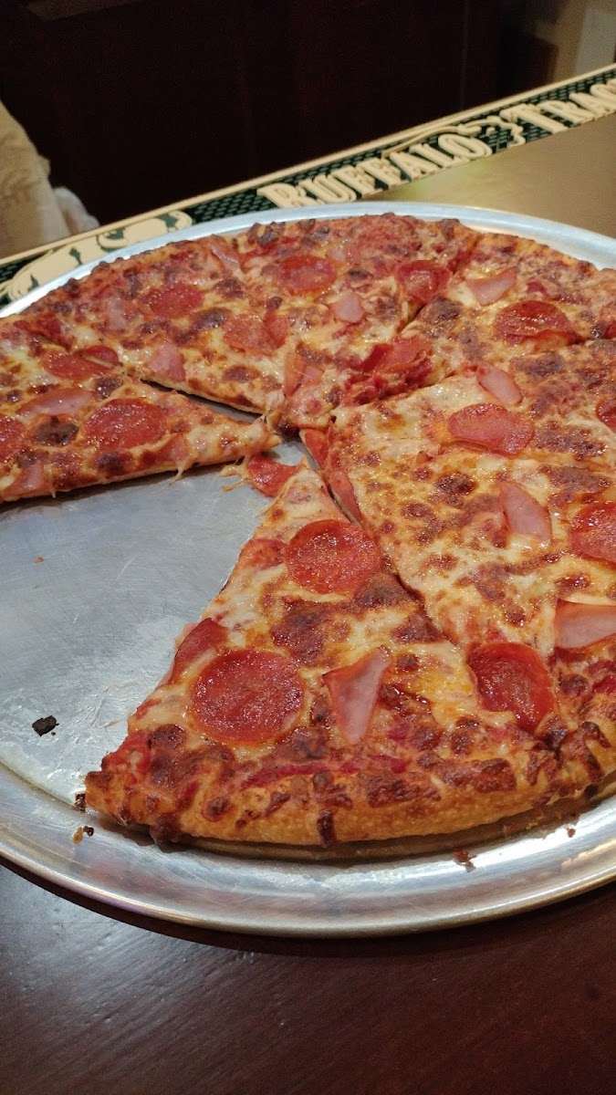 Saucy's Pizzeria - High Ridge - Photo 4
