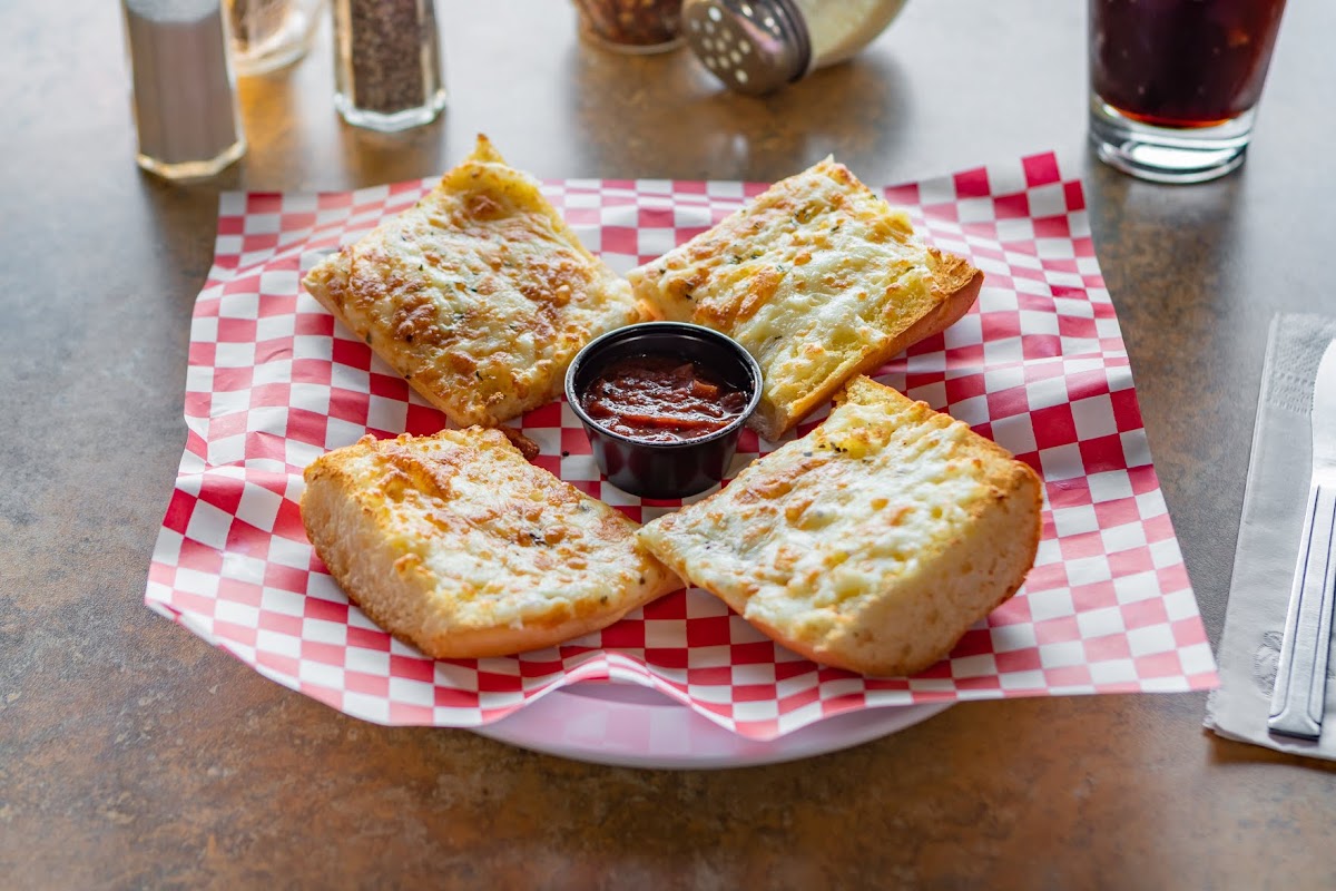 Saucy's Pizzeria - High Ridge - Photo 7