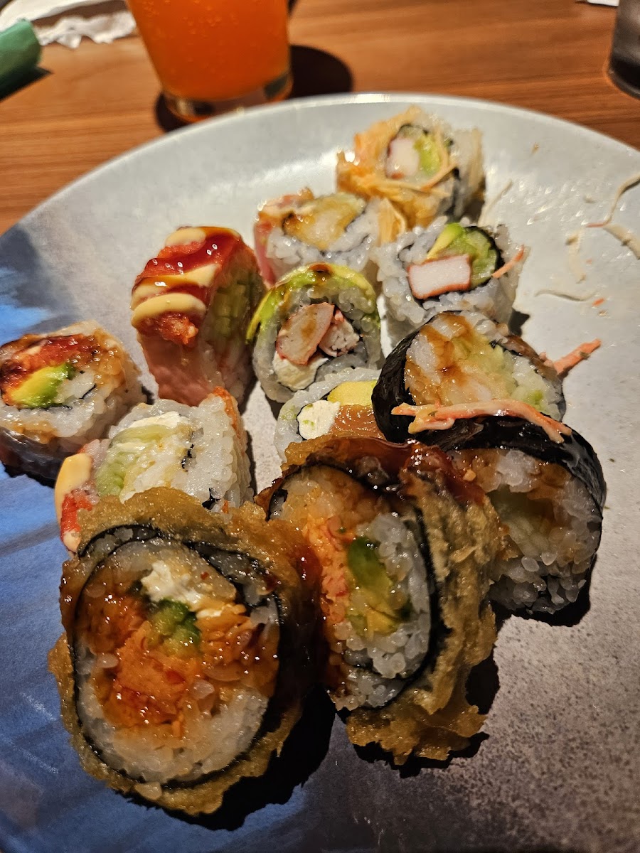 FUJIMURA BUFFET & SUSHI - Photo 4