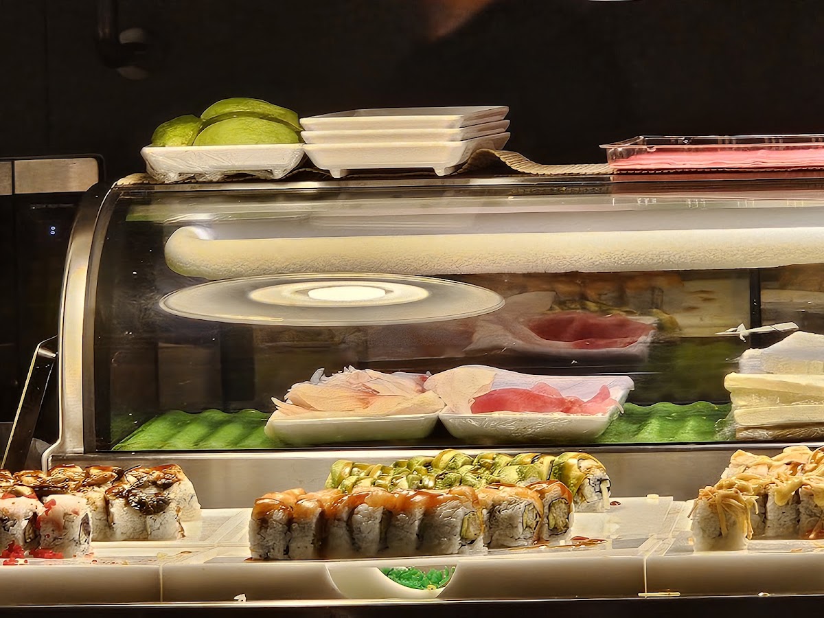 FUJIMURA BUFFET & SUSHI - Photo 8