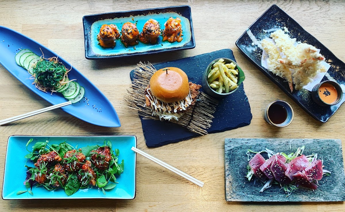 KI-CCHIN Sushi Bar - Photo 2