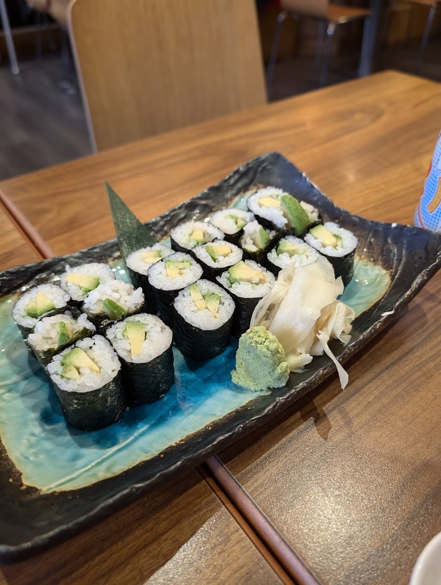 KI-CCHIN Sushi Bar - Photo 3