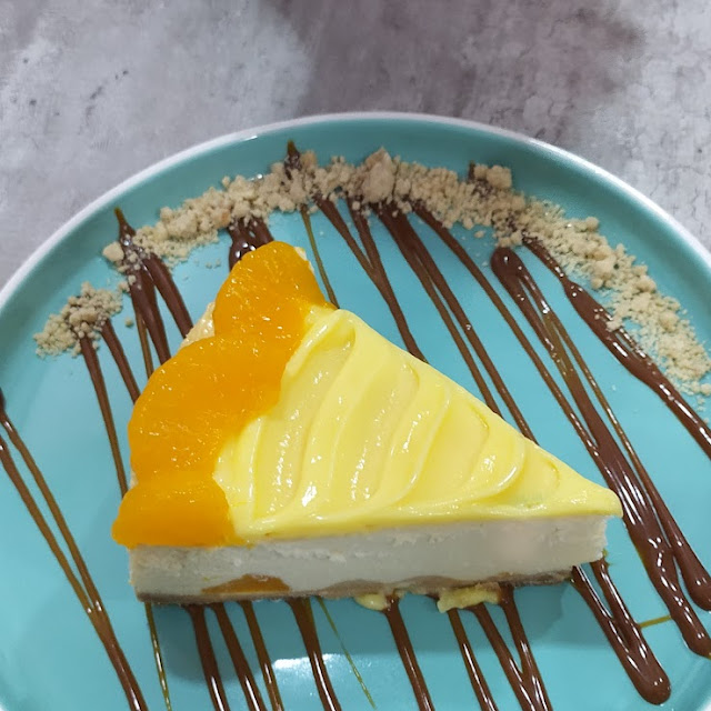 Cheesecake de Mandarina Y Pastel de Chocolate
