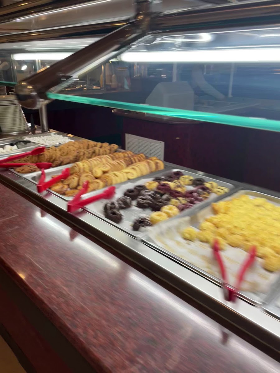 Super Buffet (Chinese) - Photo 1