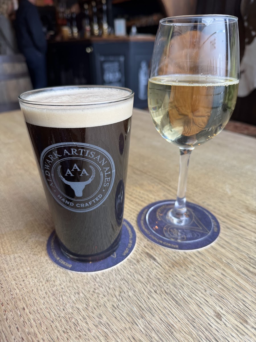 The Farmacy Real Ale Bar - Photo 6