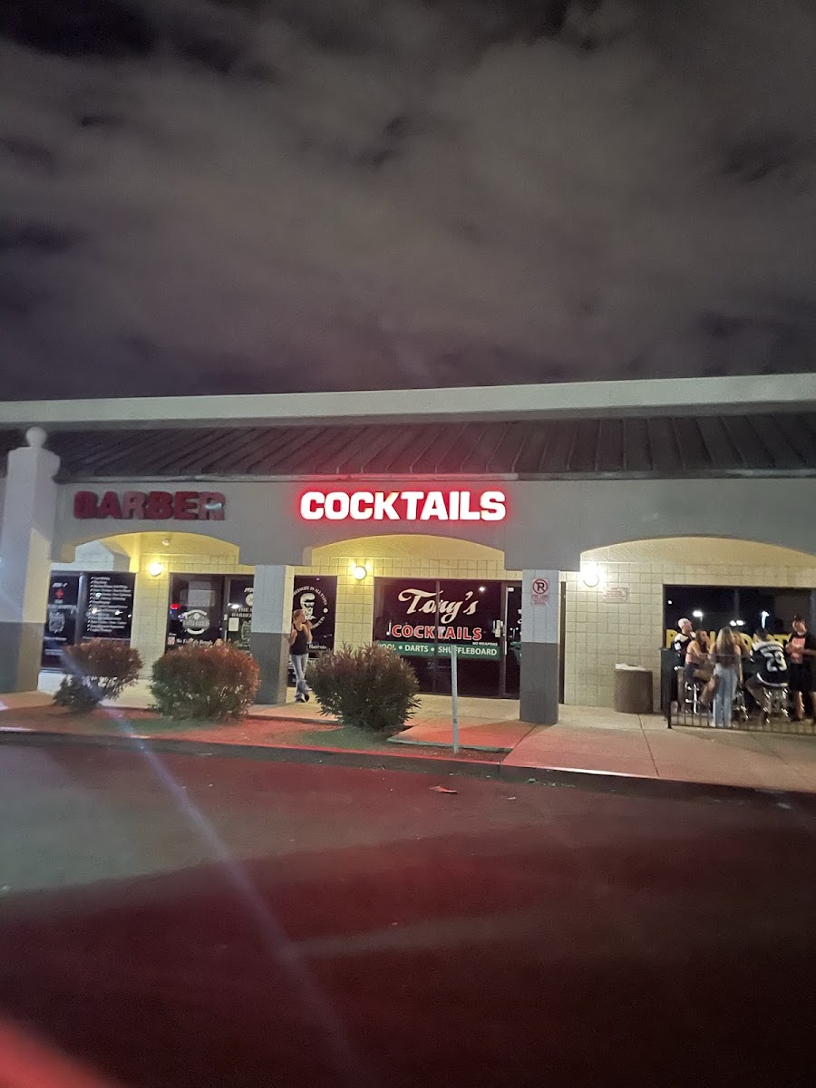 Tony's Cocktail Lounge - Photo 3