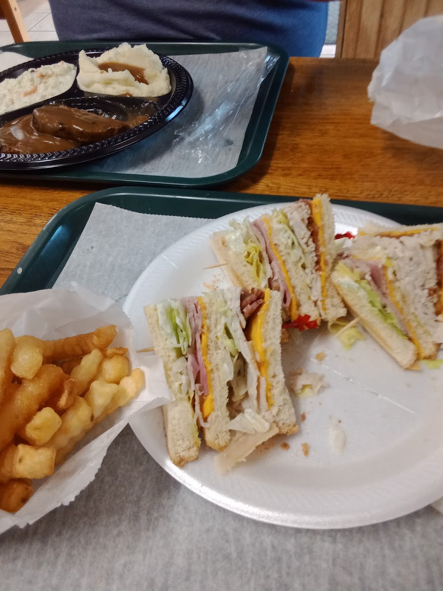 Becky's Sandwich House - Photo 3