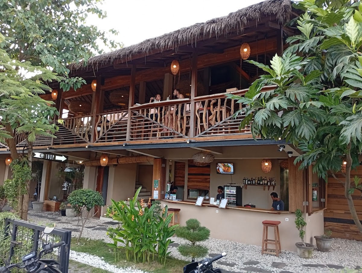 Treehouse Restaurant and Bar - Photo 9