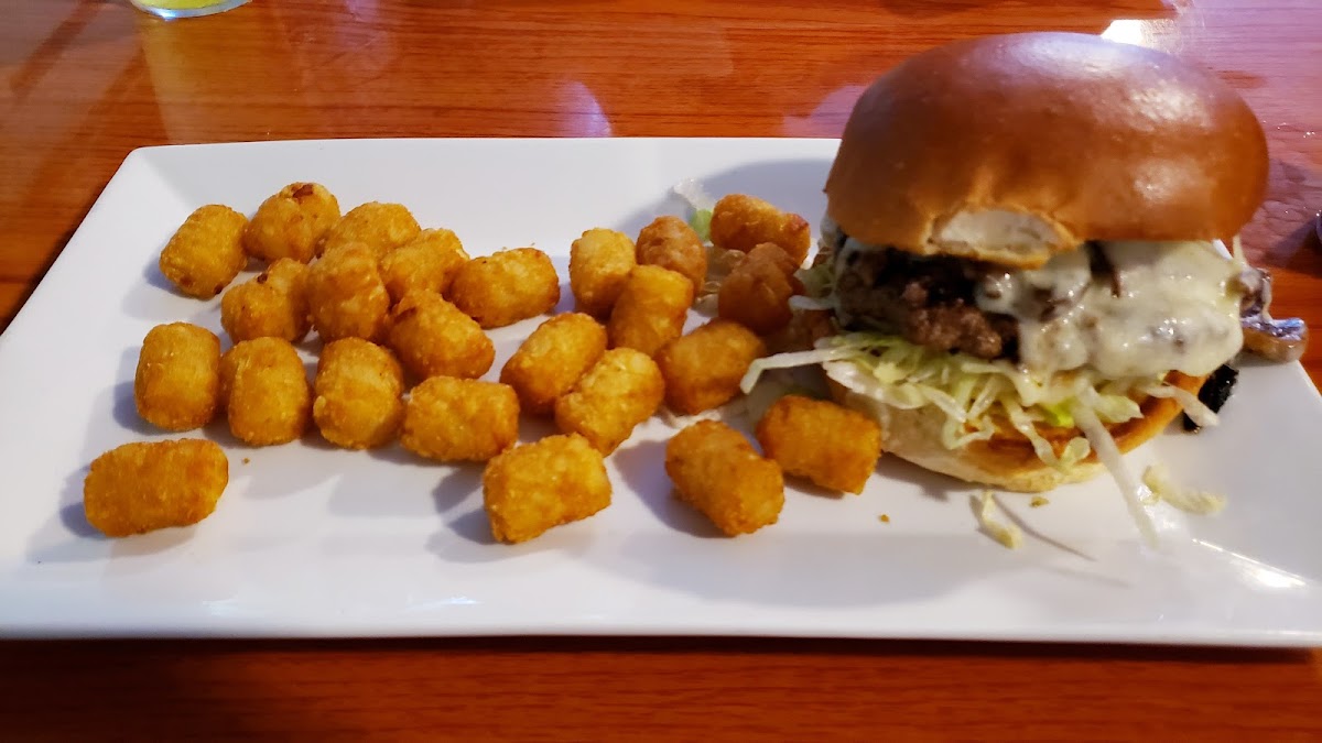 Whittle's Pub & Grub - Photo 6