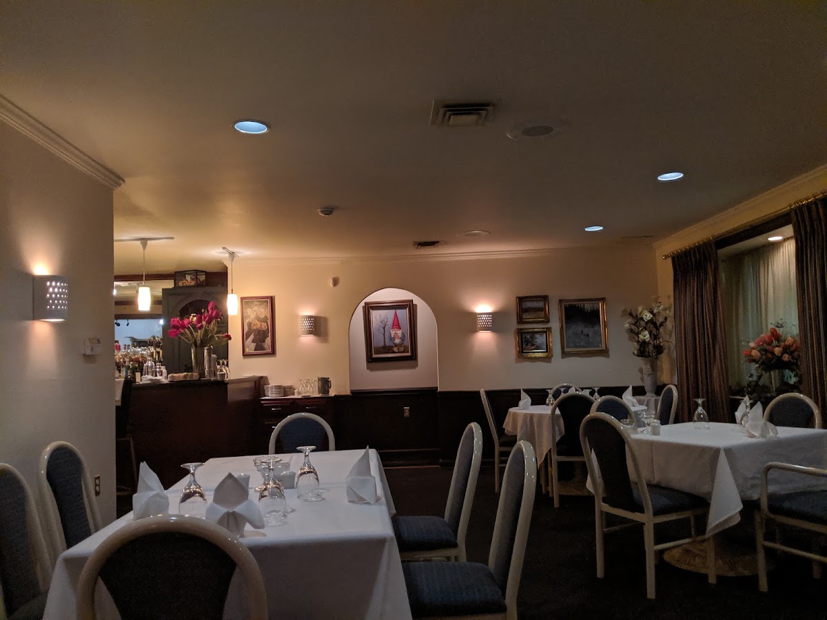 Porch Restaurant & Pub