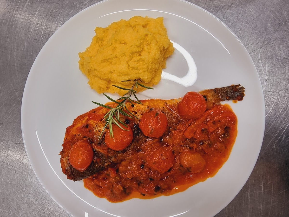Traditional Romanesc Restaurant - Photo 9