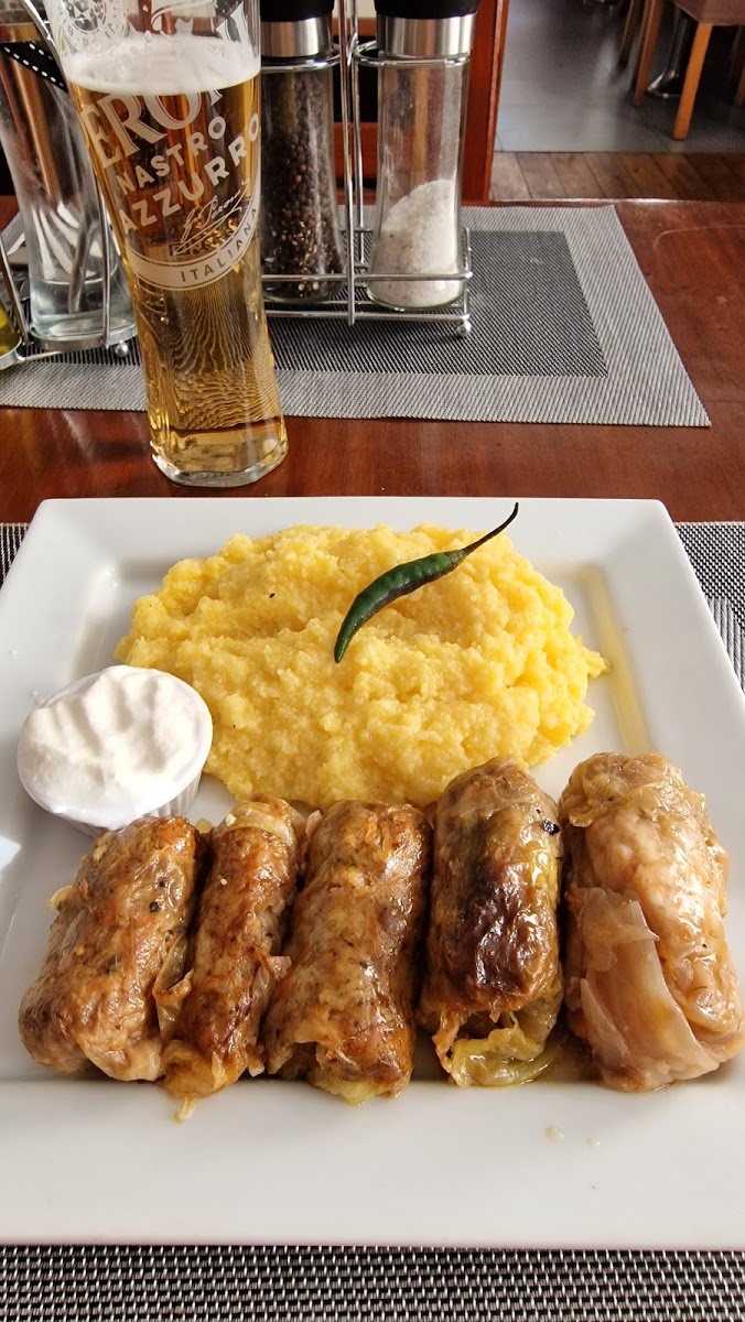 Traditional Romanesc Restaurant - Photo 1