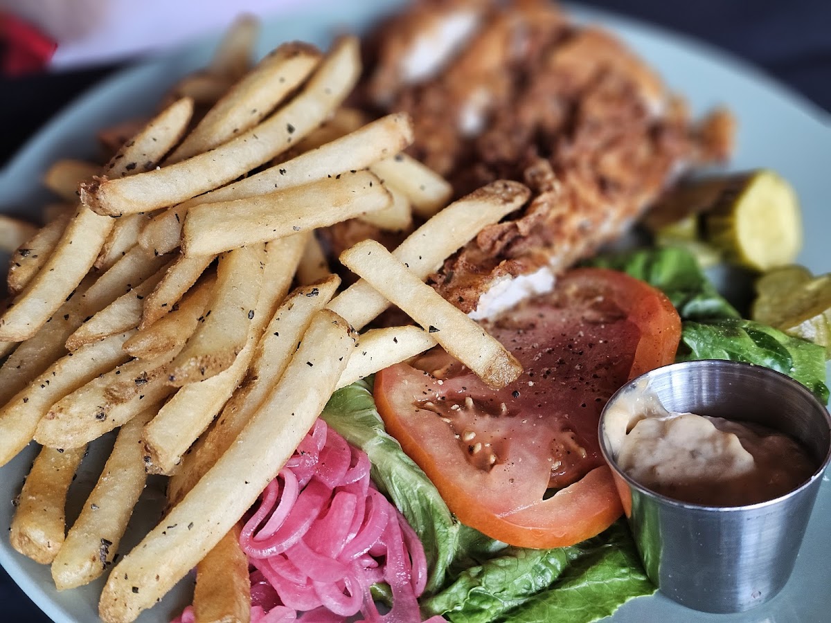 Woodstone Tavern - Photo 4