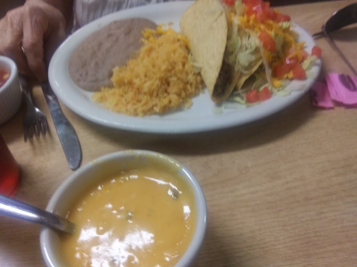 Peraltas Mexican Restaurant - Photo 7