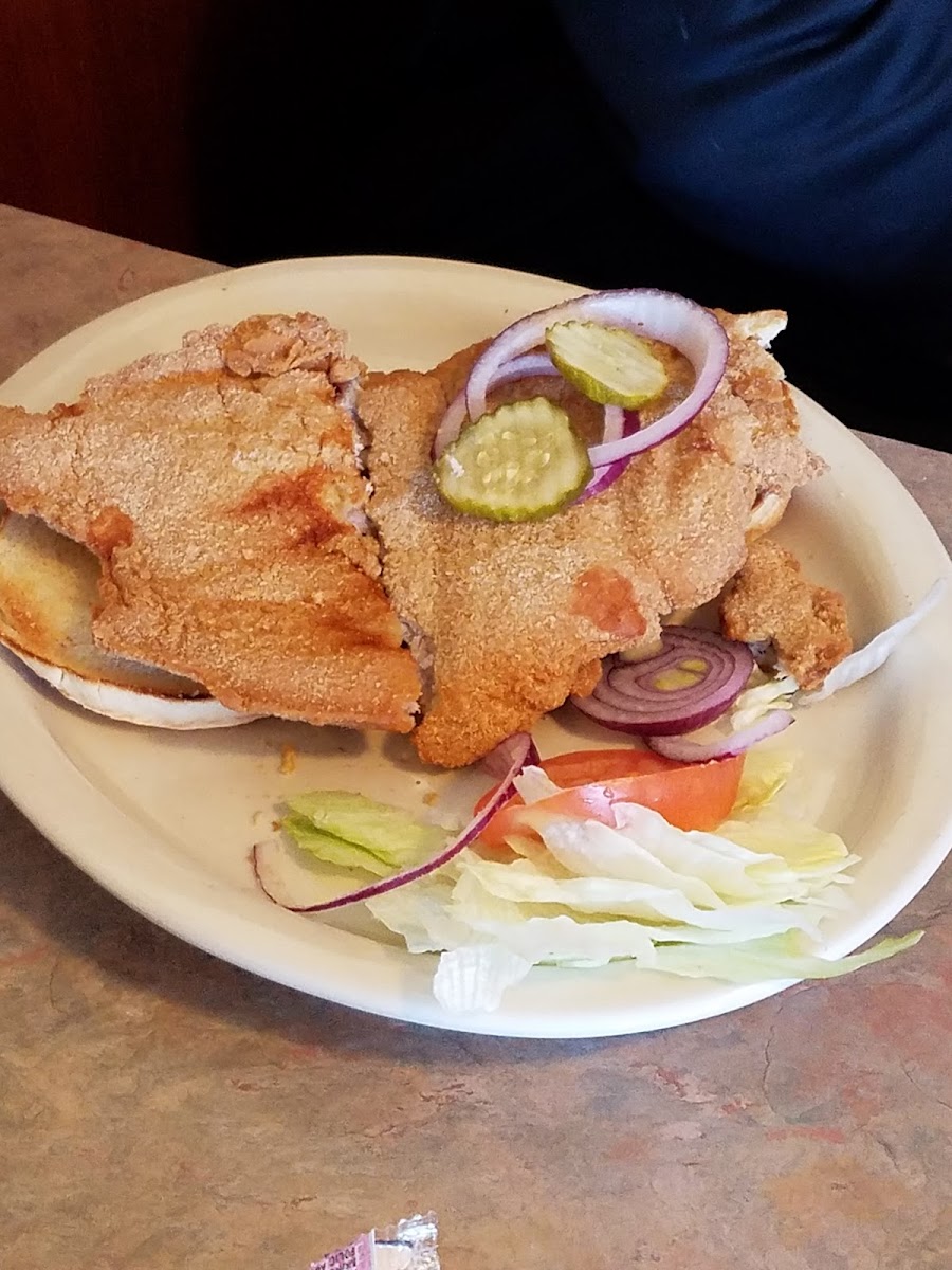 The Highway Restaurant - Photo 5