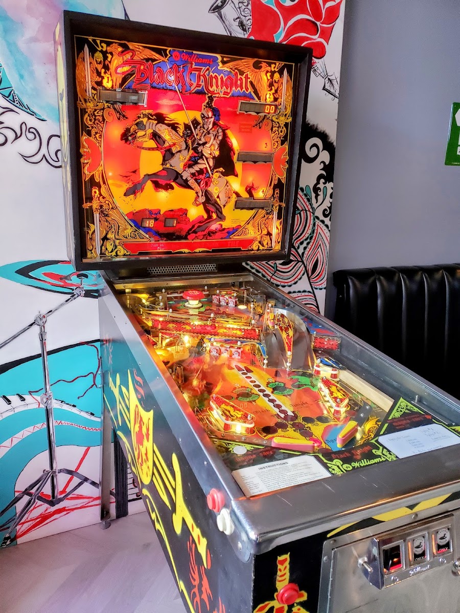 Vicinity Lounge - Photo 3