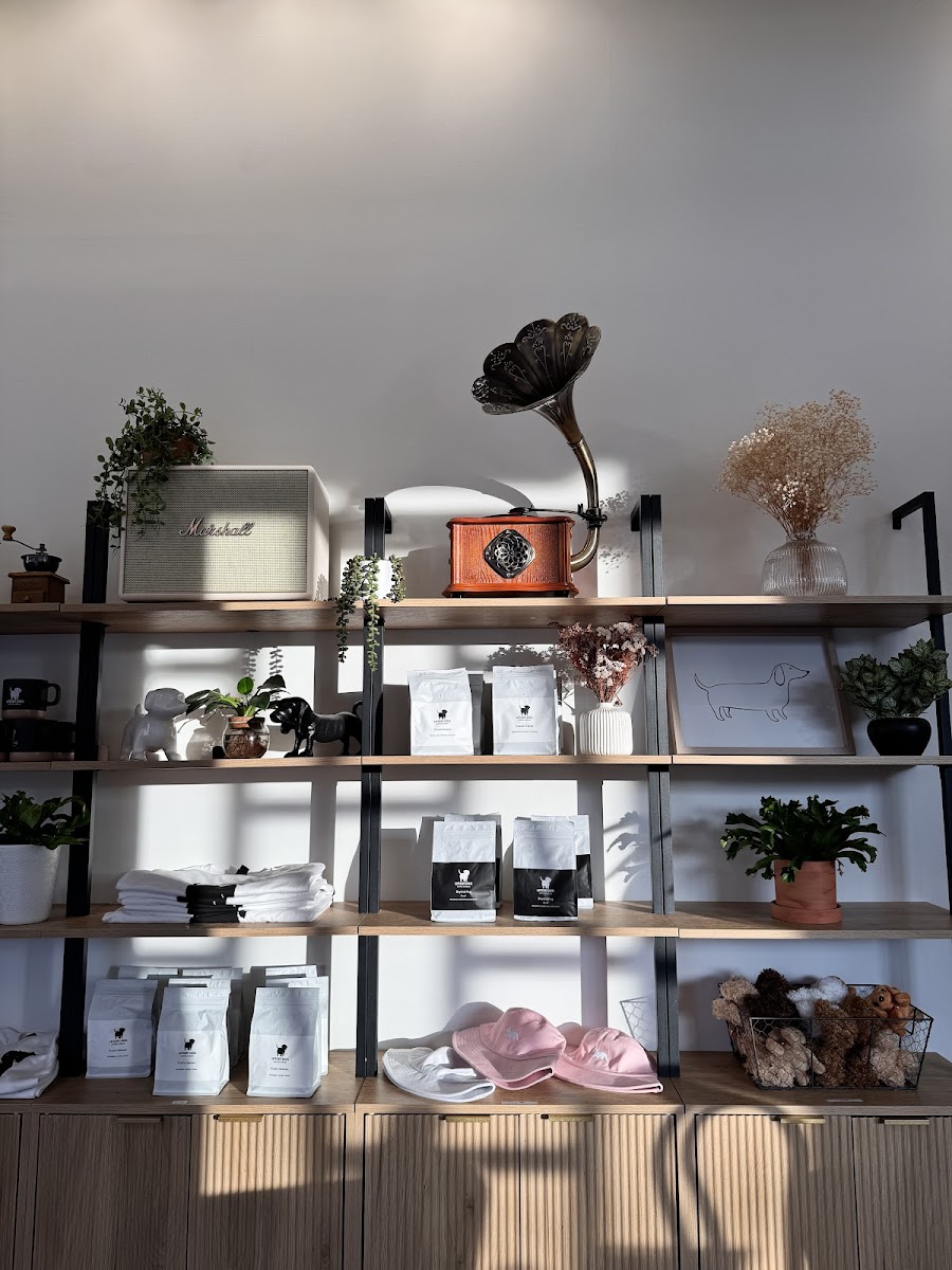 Underdog coffee and bread