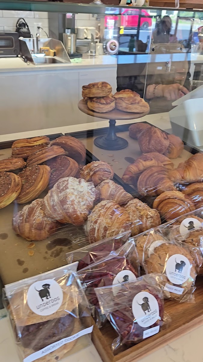 Underdog coffee and bread - Photo 1