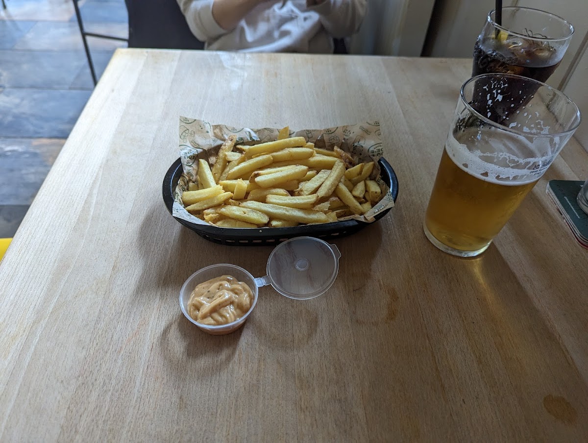 The Fourth Fiend Taphouse - Photo 9