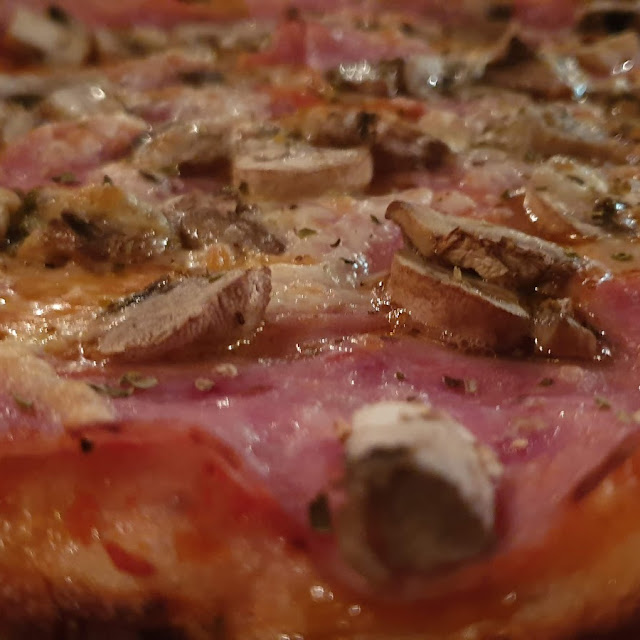 Pizza Regina
