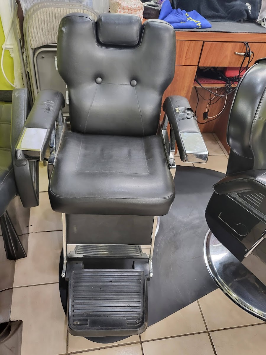 JAJO'S Barber Shop - Photo 3