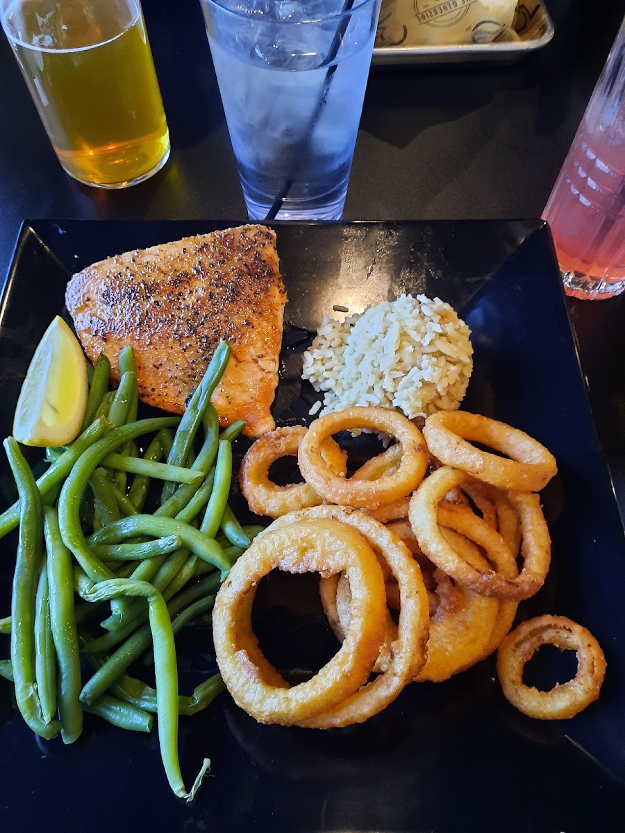 The Otherside Bar & Grill - Photo 7