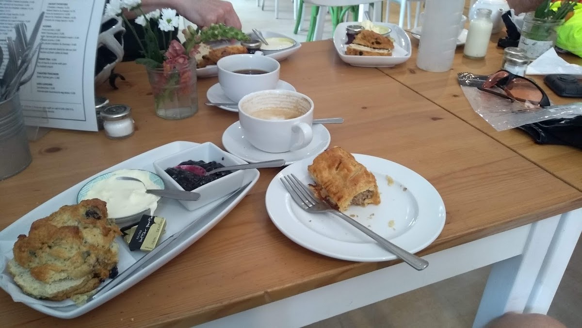 Snug Cafe - Photo 5