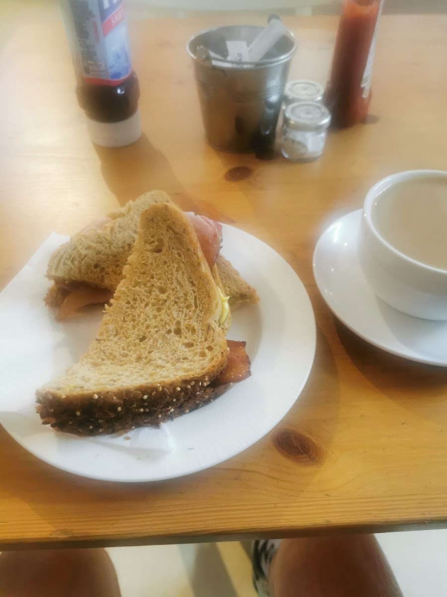 Snug Cafe - Photo 8