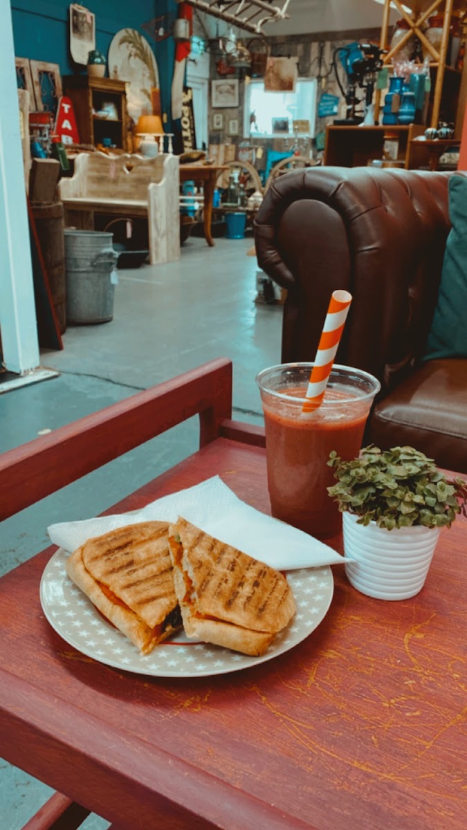 Hidden Coffee House - Photo 4
