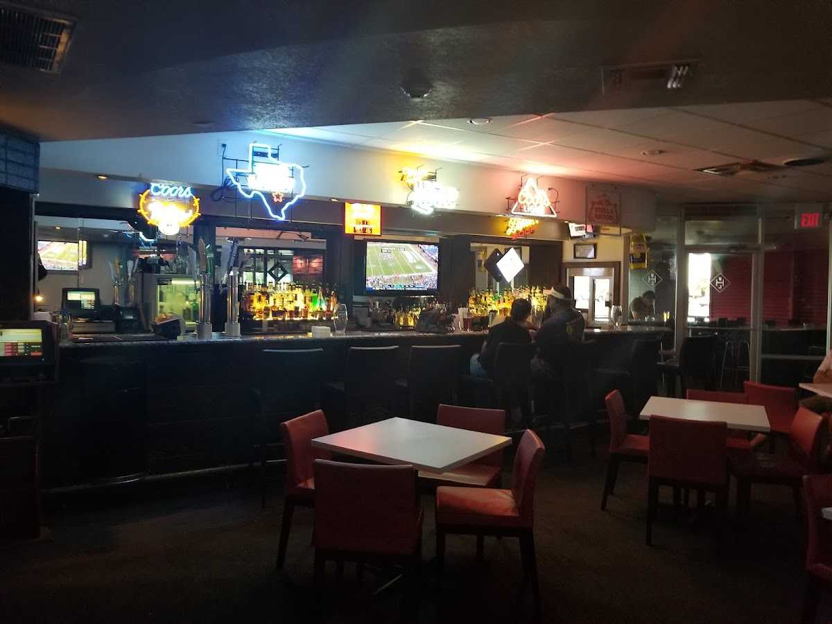 Whitehorse Lounge - Photo 3