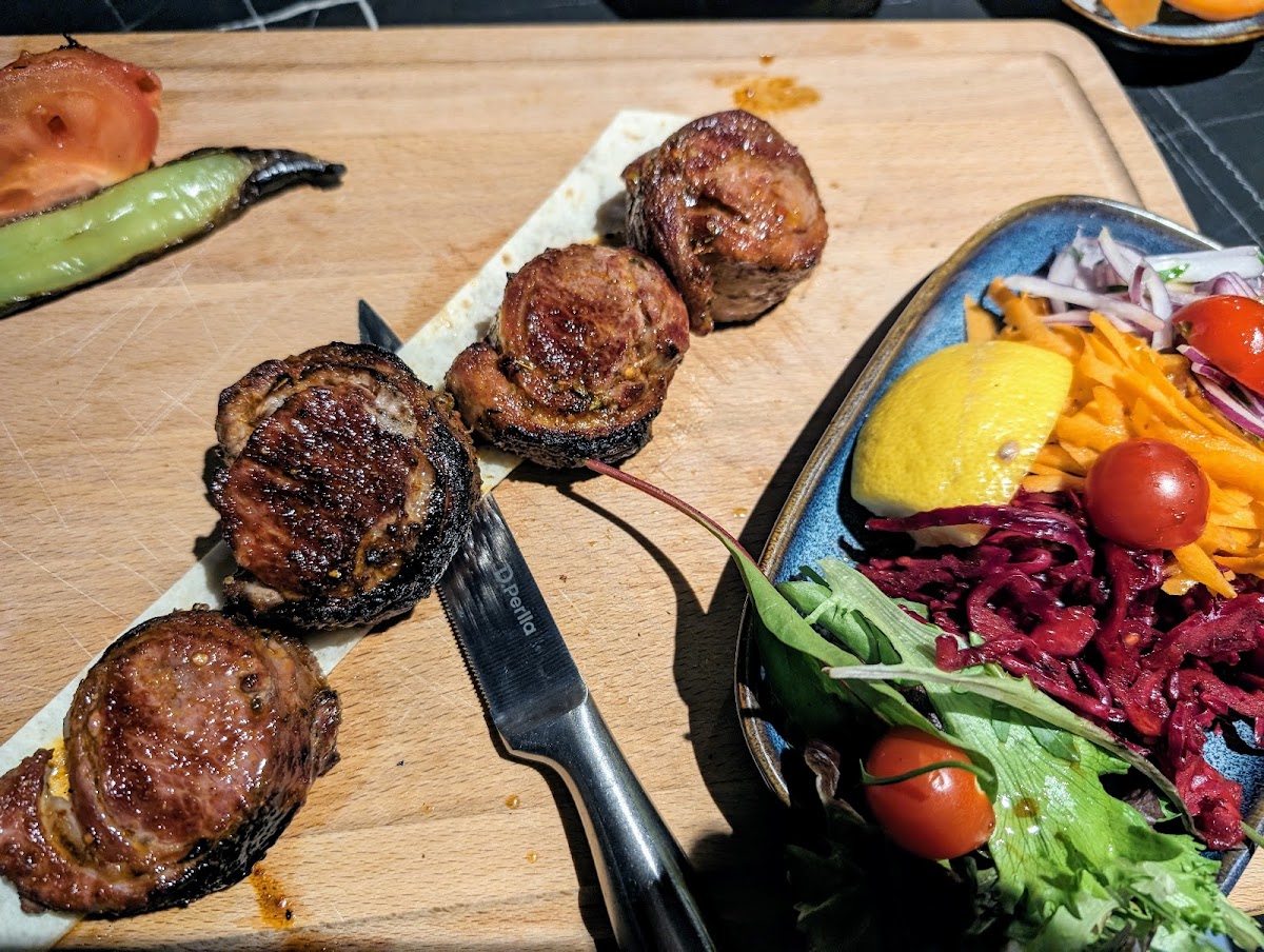 Taz Restaurant - Photo 9