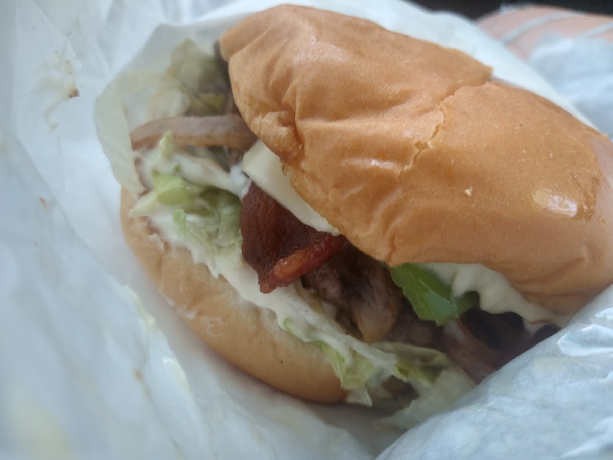 Billy Burgers Drive Inn - Photo 6